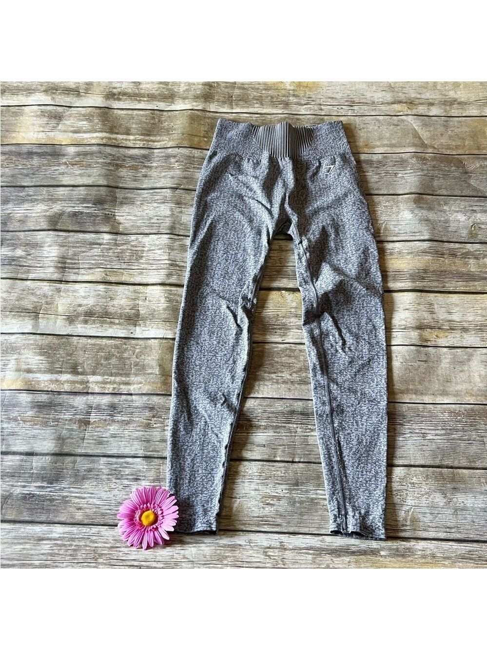 GYMSHARK GRAY LEGGINGS